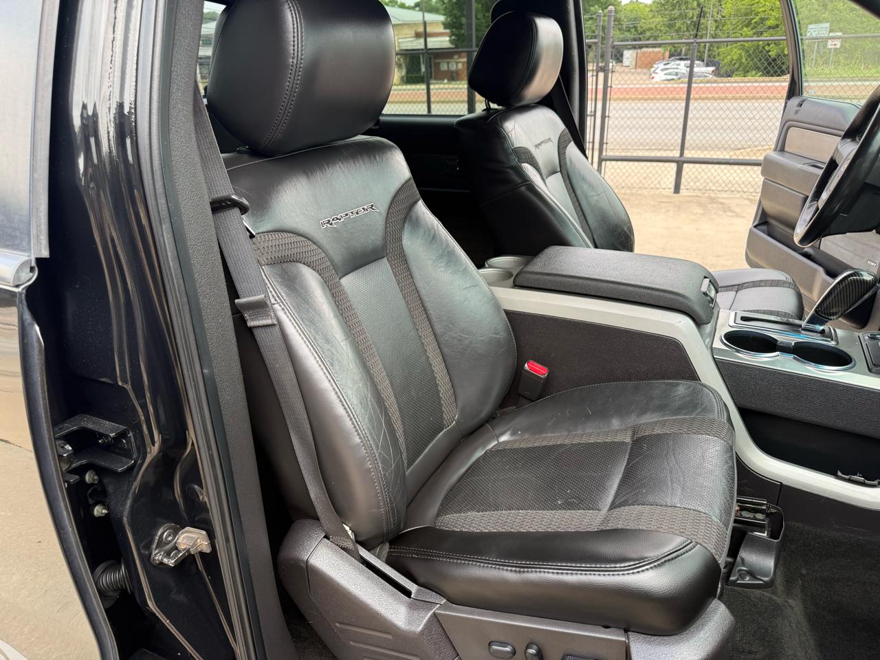 Ford F-150 4WD SuperCrew 145" SVT Raptor 2012