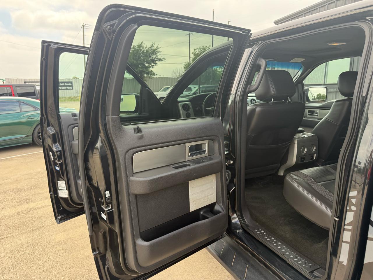 Ford F-150 4WD SuperCrew 145" SVT Raptor 2012
