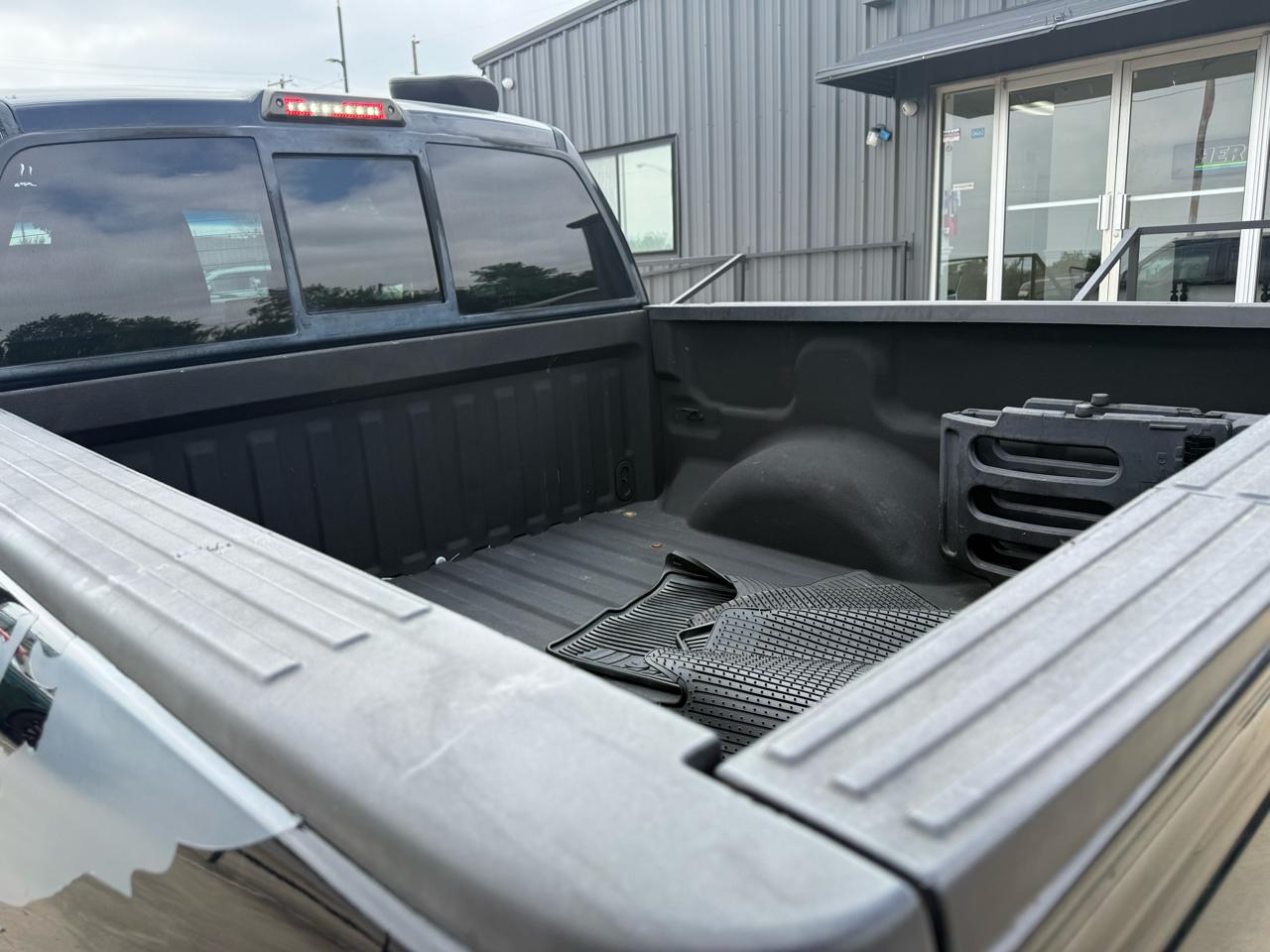 Ford F-150 4WD SuperCrew 145" SVT Raptor 2012