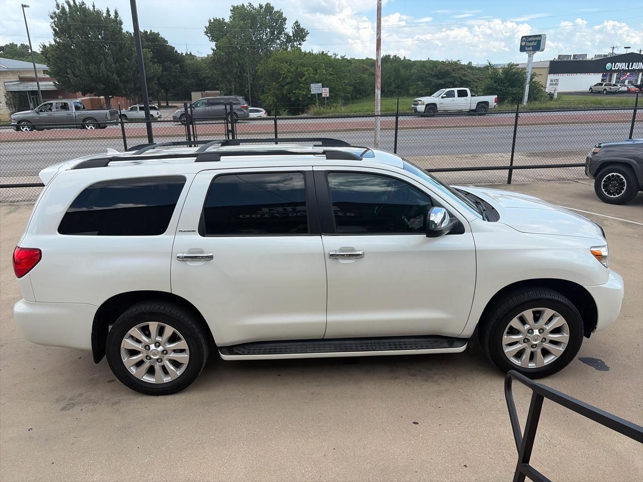 Toyota Sequoia Plantium 2WD 2014