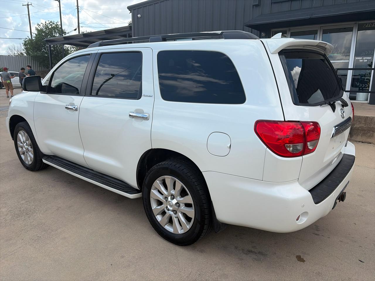 Toyota Sequoia Plantium 2WD 2014