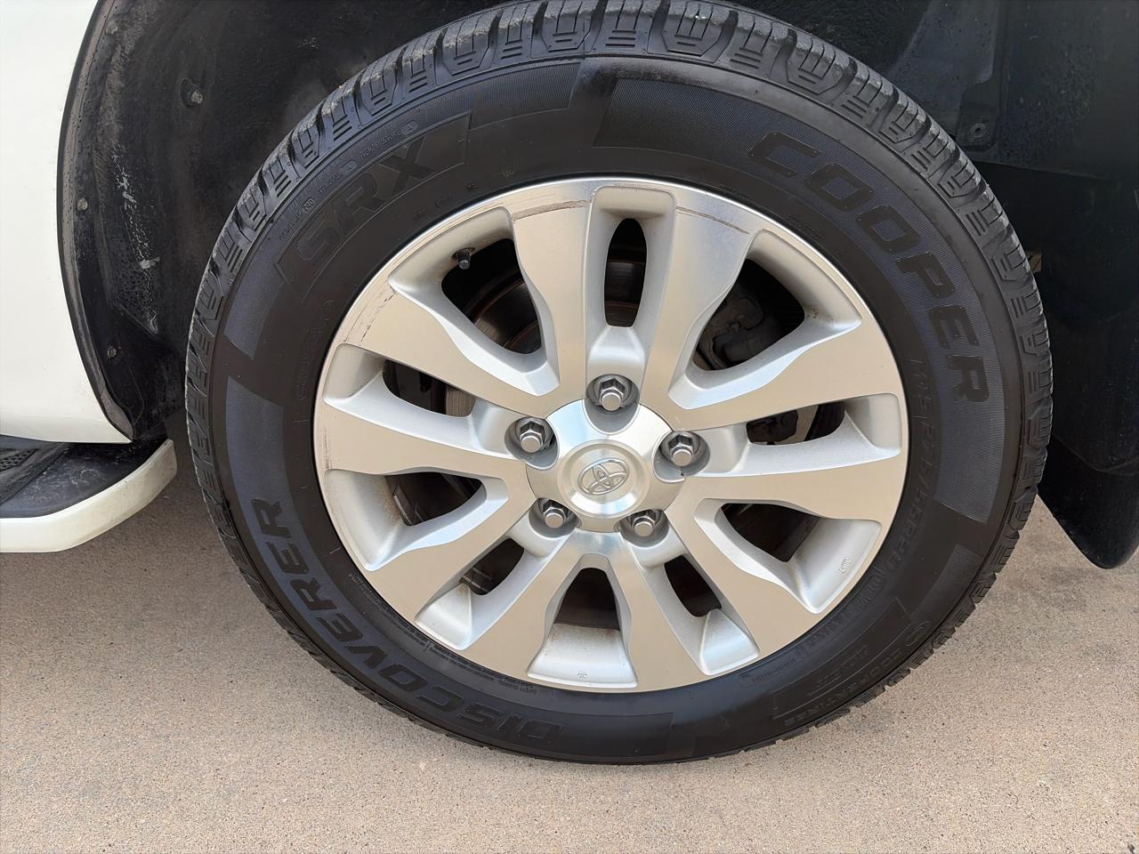 Toyota Sequoia Plantium 2WD 2014