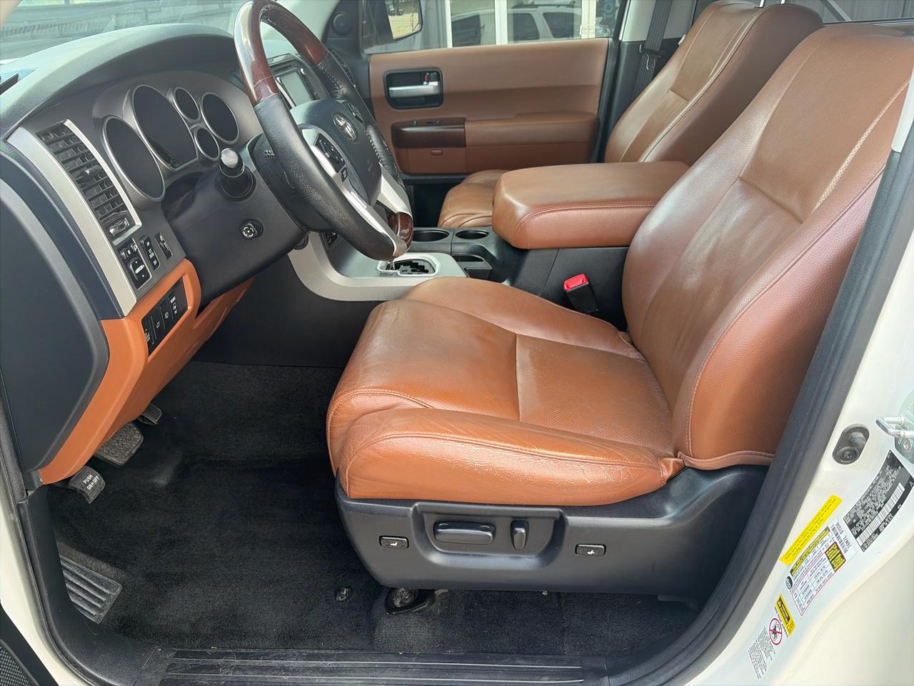 Toyota Sequoia Plantium 2WD 2014