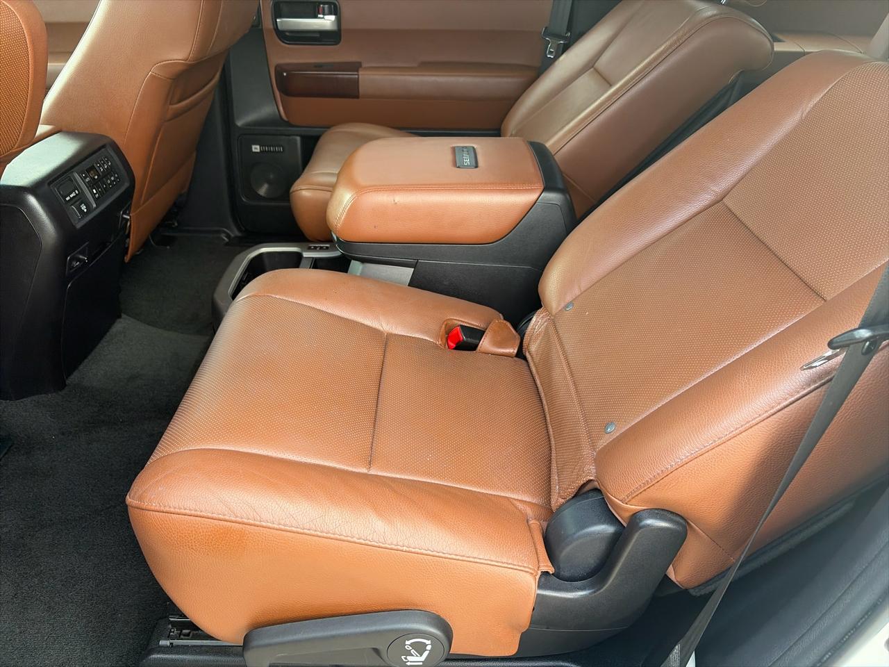 Toyota Sequoia Plantium 2WD 2014