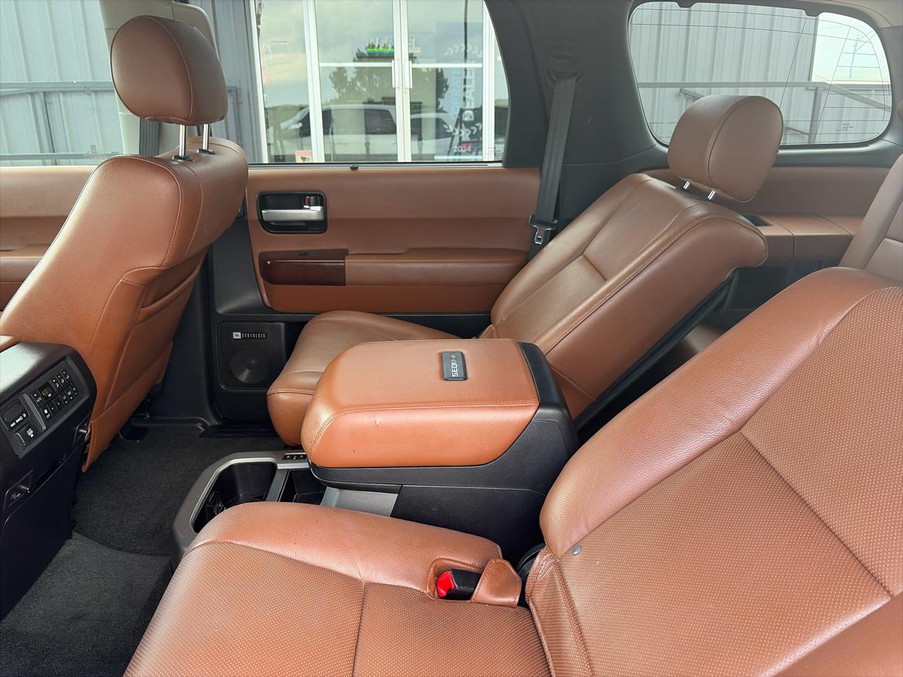 Toyota Sequoia Plantium 2WD 2014