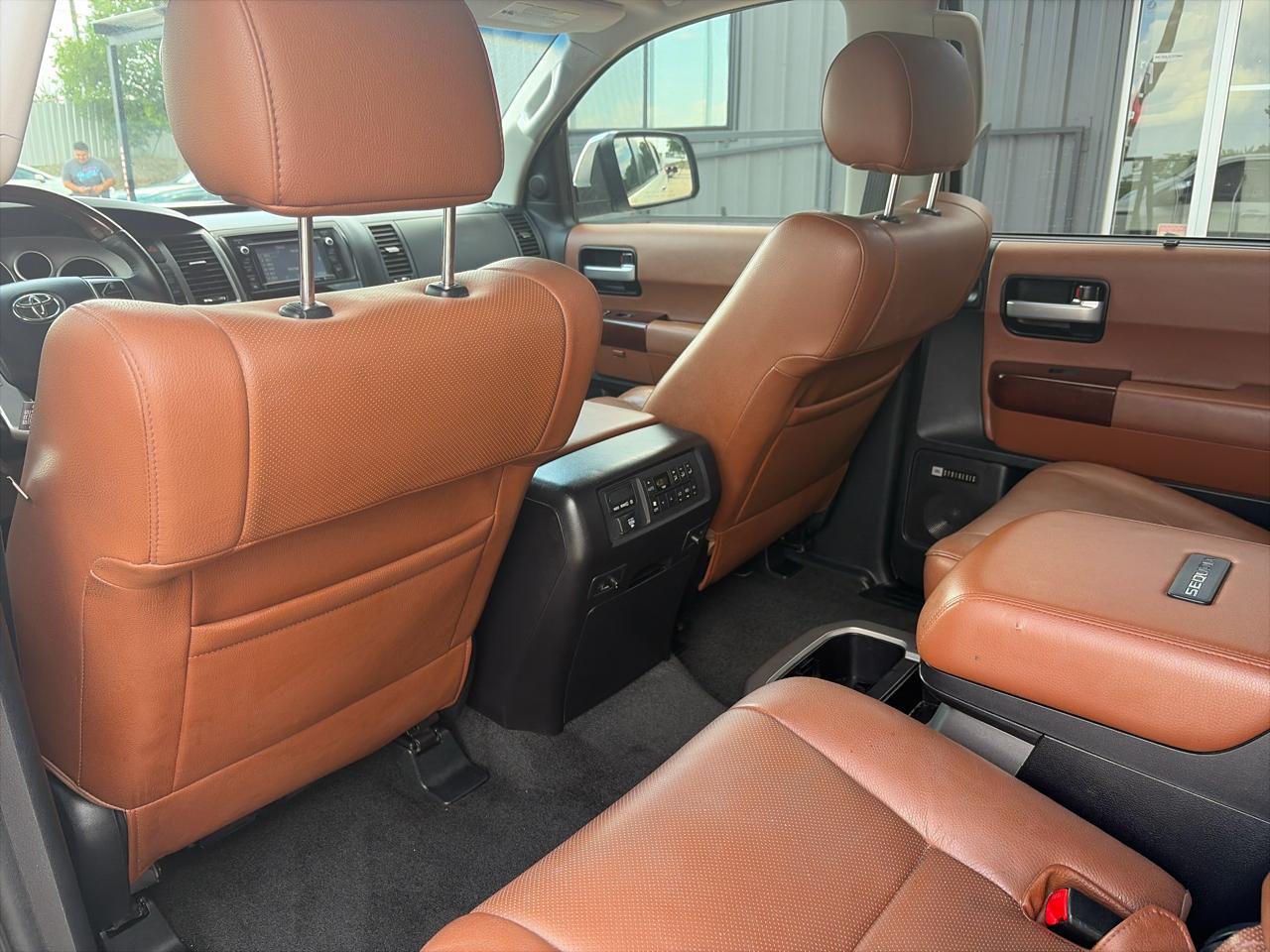 Toyota Sequoia Plantium 2WD 2014