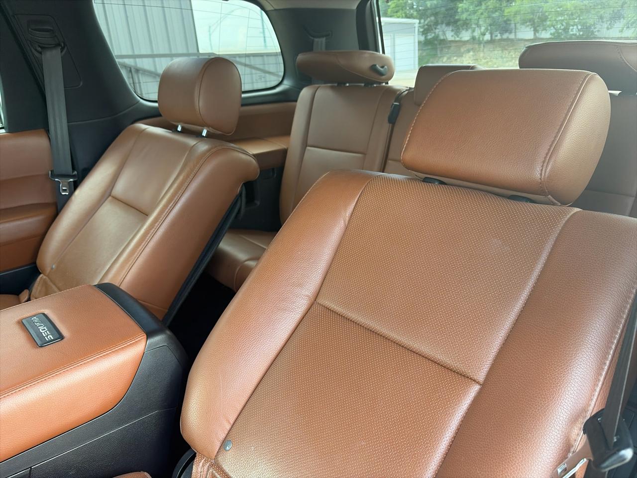 Toyota Sequoia Plantium 2WD 2014