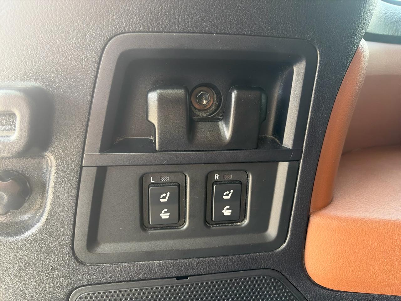 Toyota Sequoia Plantium 2WD 2014