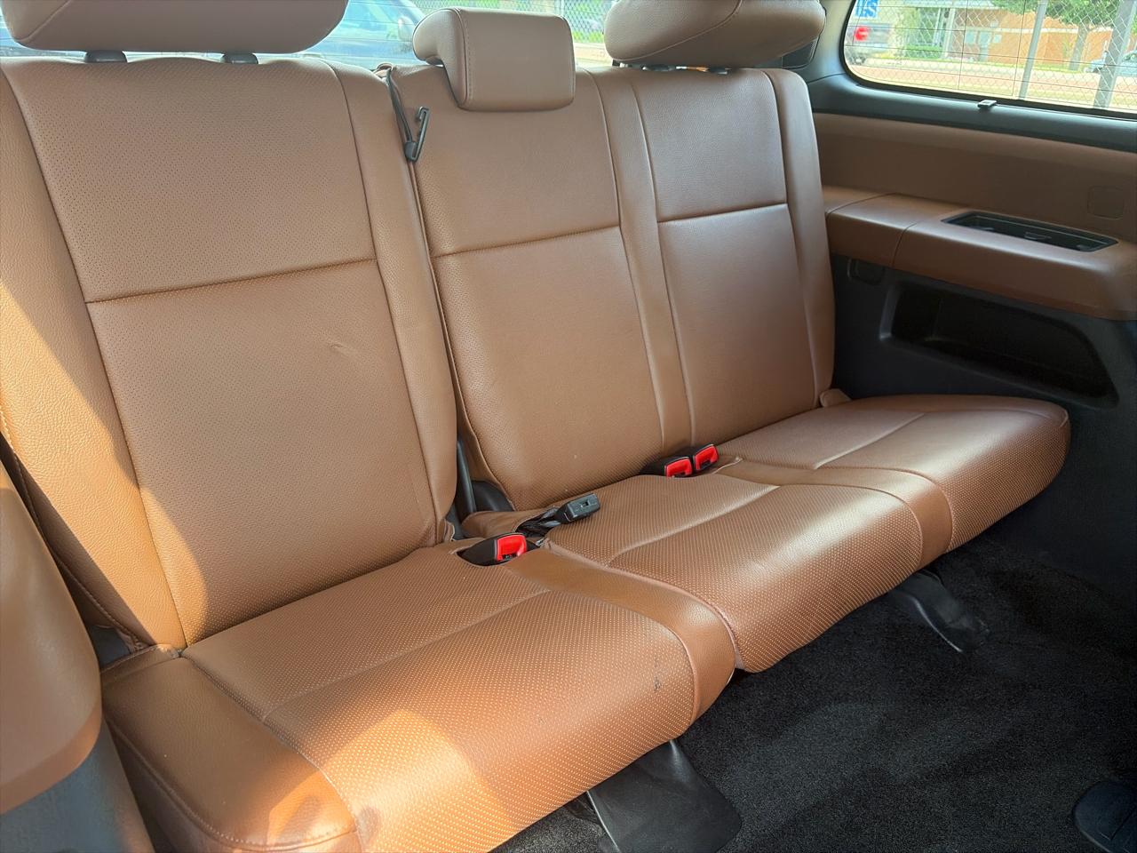Toyota Sequoia Plantium 2WD 2014