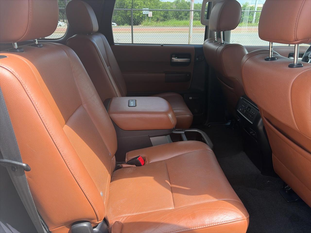Toyota Sequoia Plantium 2WD 2014