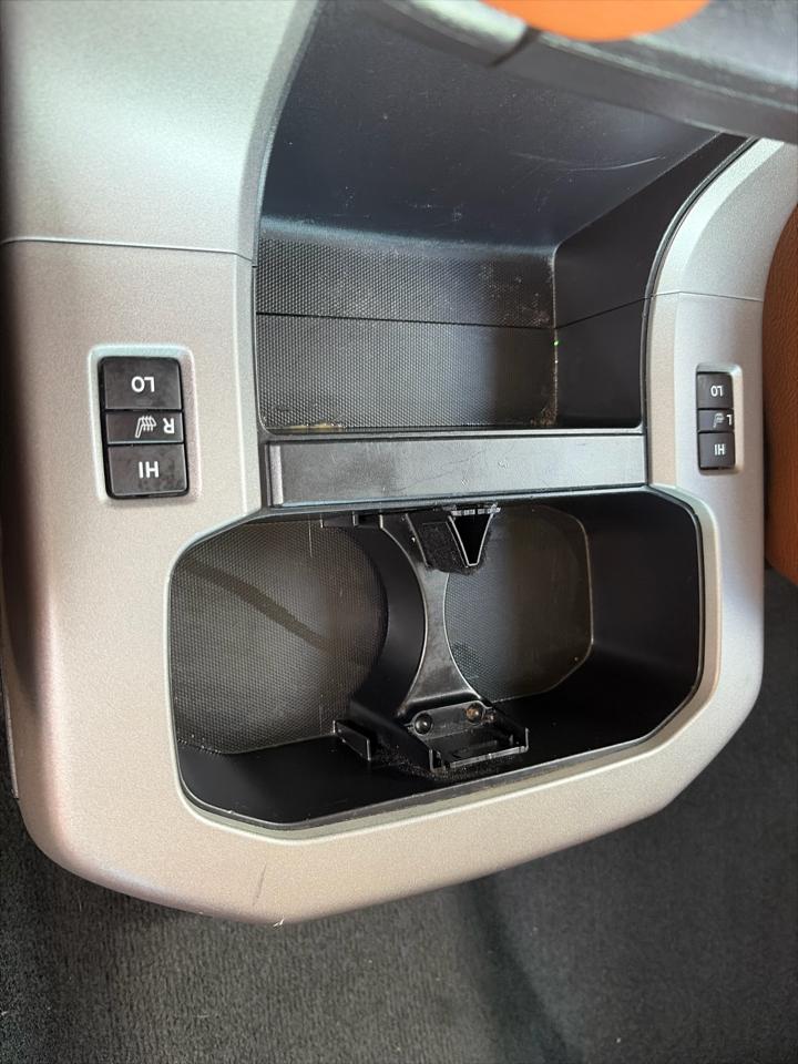 Toyota Sequoia Plantium 2WD 2014