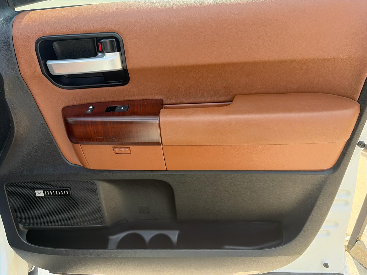 Toyota Sequoia Plantium 2WD 2014