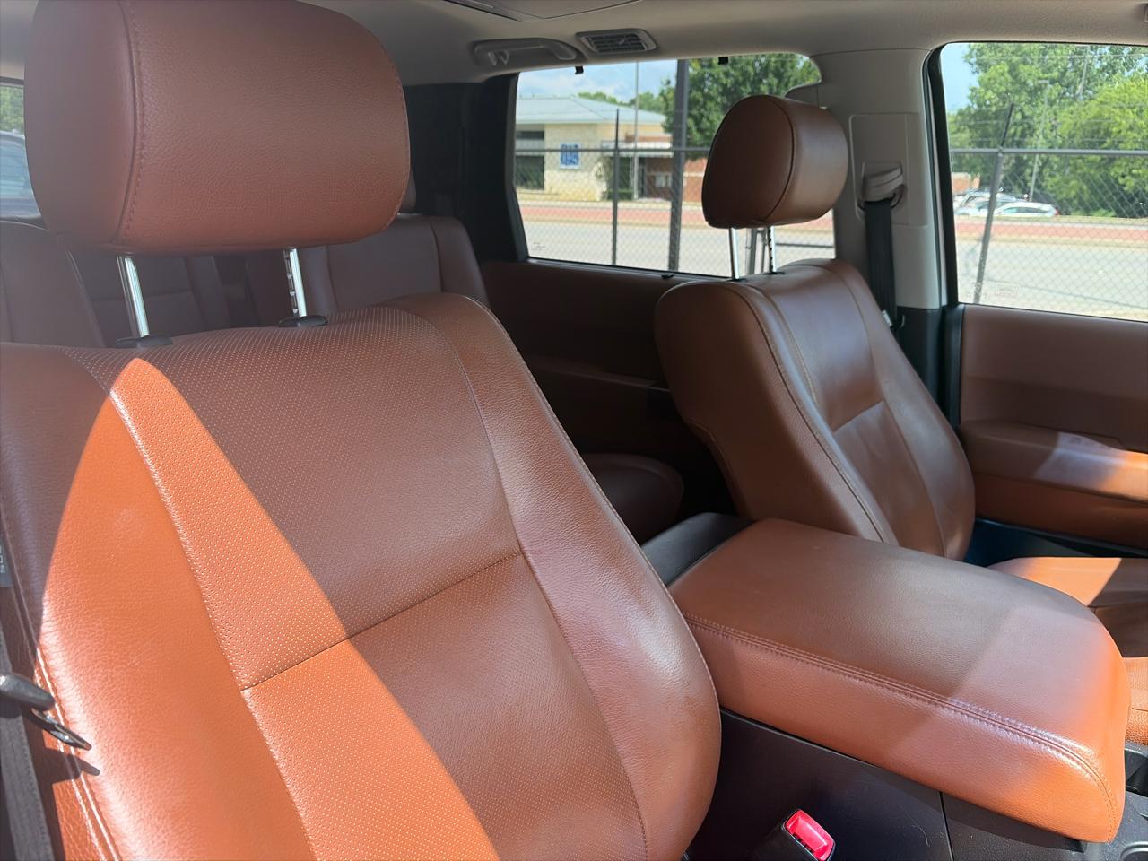 Toyota Sequoia Plantium 2WD 2014