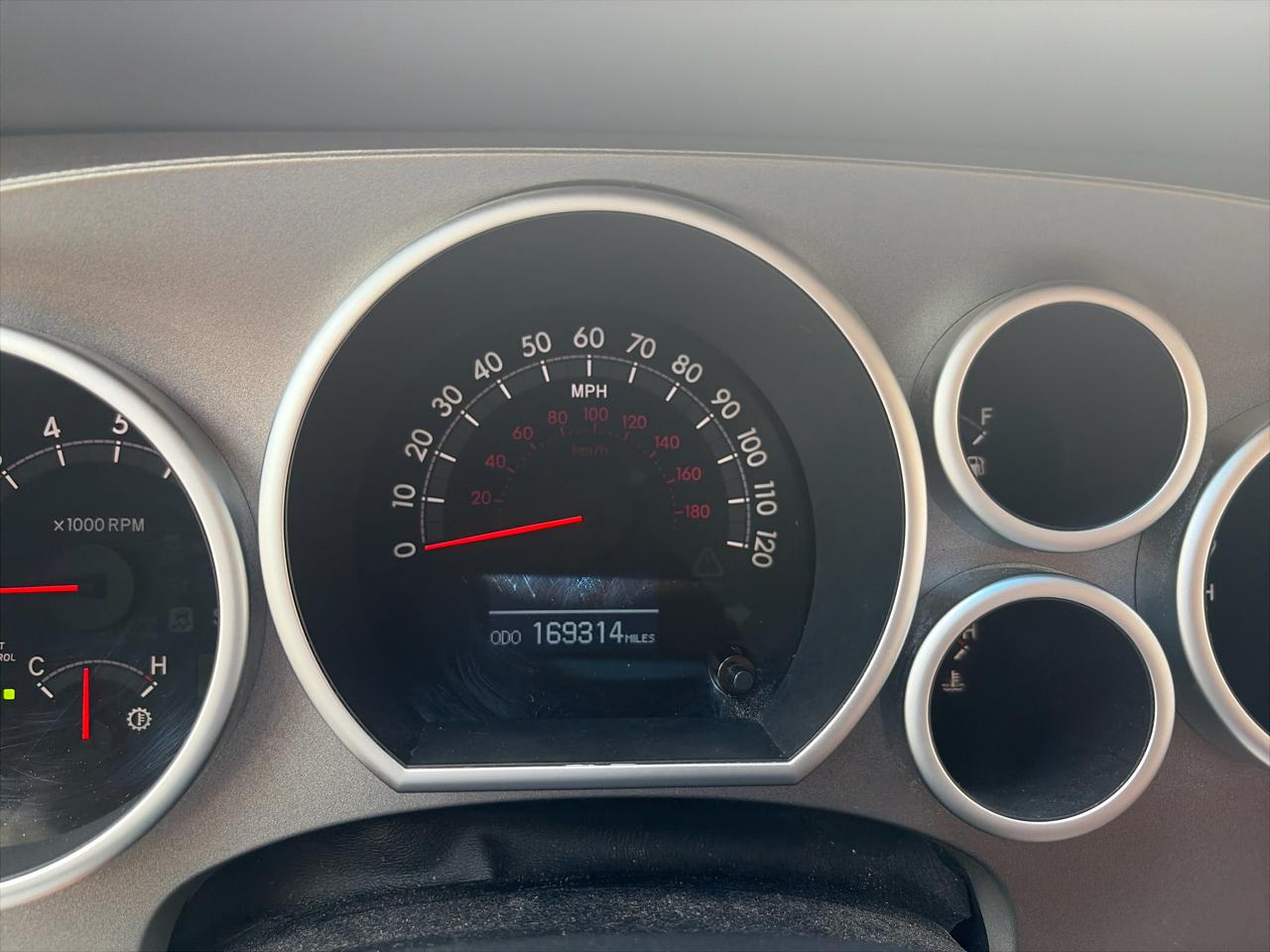 Toyota Sequoia Plantium 2WD 2014
