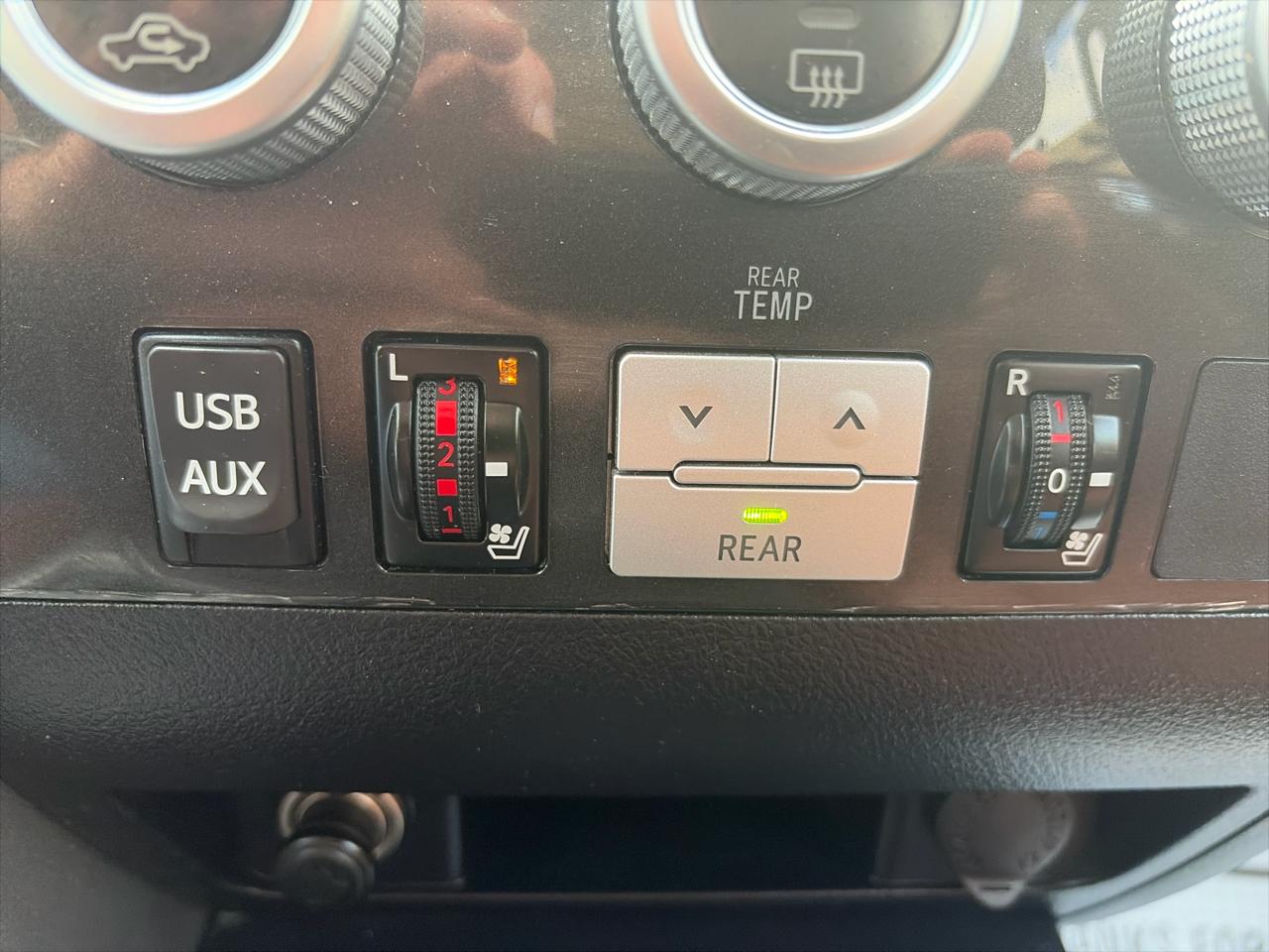 Toyota Sequoia Plantium 2WD 2014