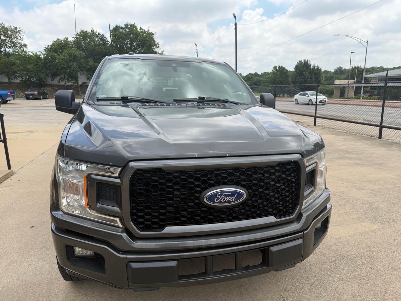 Ford F-150 2WD SuperCrew 139" XL 2019