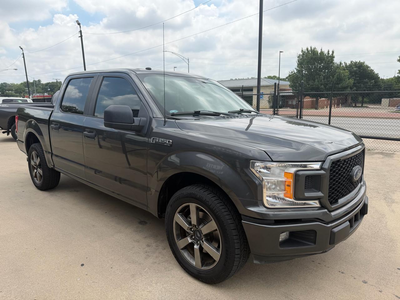 Ford F-150 2WD SuperCrew 139" XL 2019