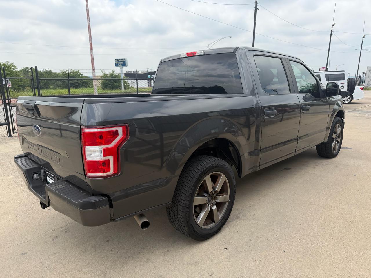 Ford F-150 2WD SuperCrew 139" XL 2019