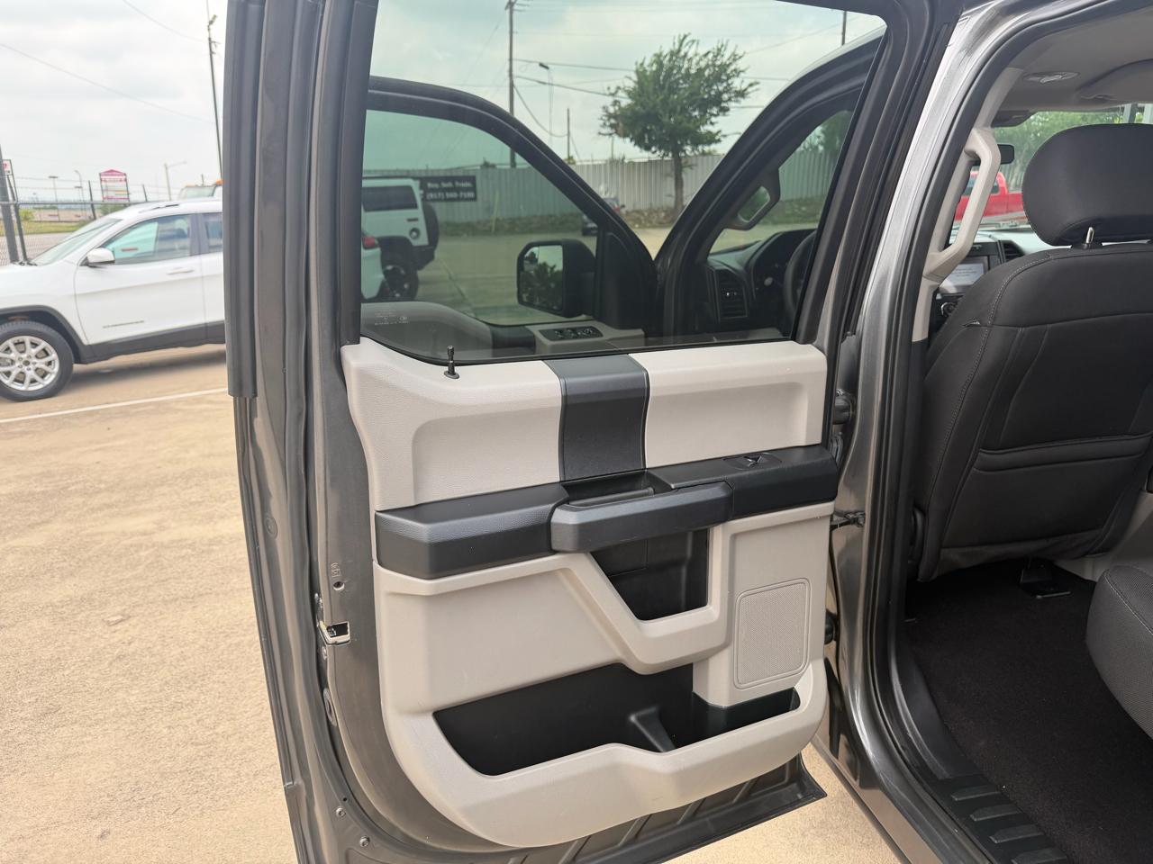 Ford F-150 2WD SuperCrew 139" XL 2019