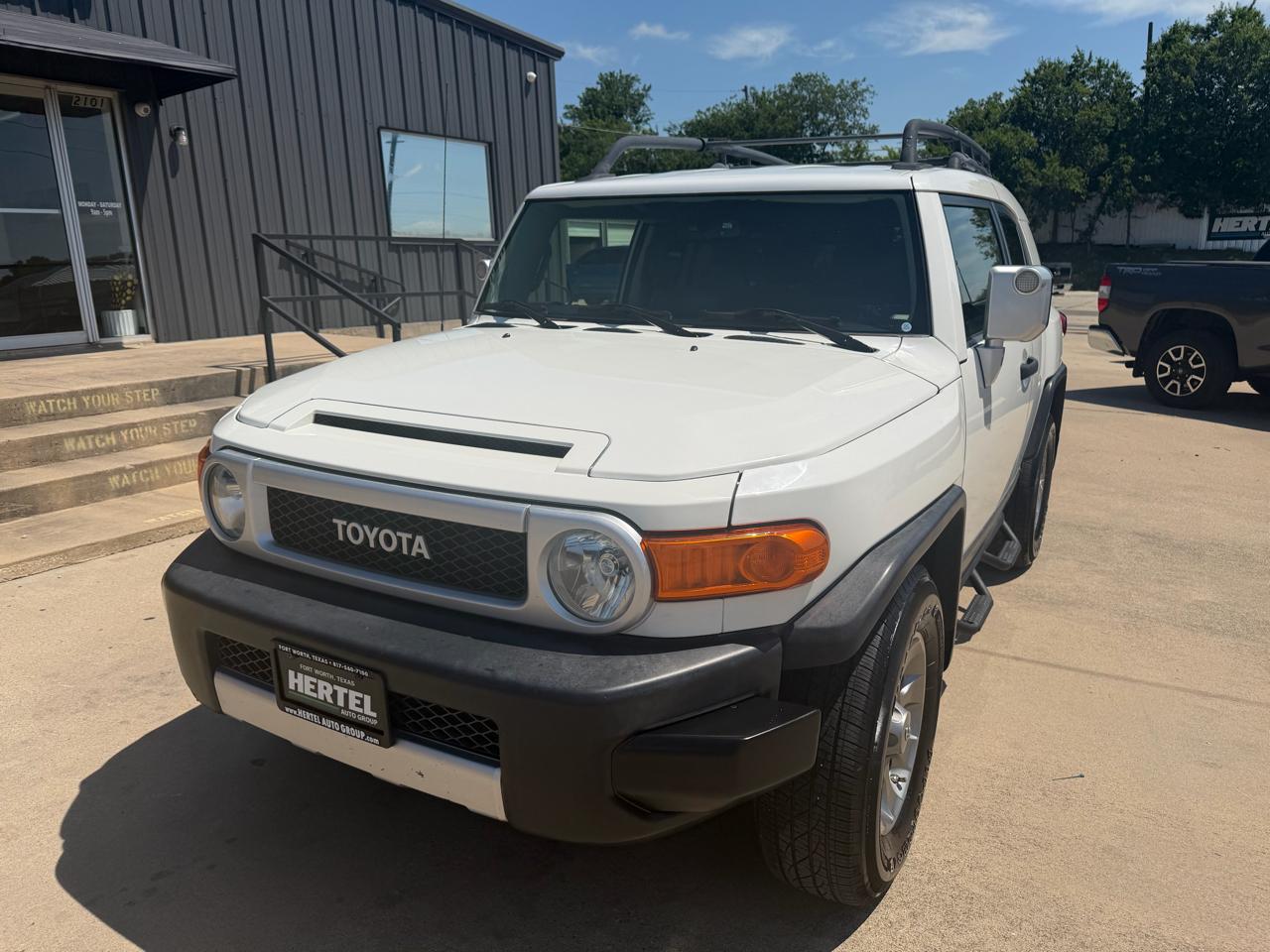 Toyota FJ Cruiser 2WD 2012