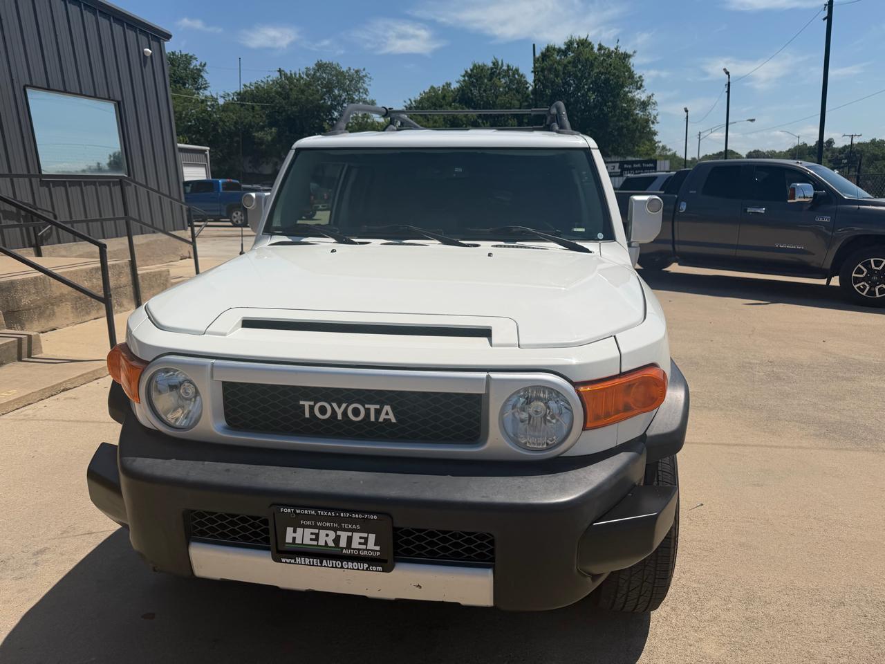 Toyota FJ Cruiser 2WD 2012