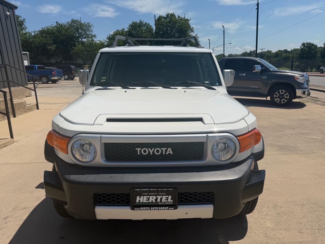 Toyota FJ Cruiser 2WD 2012