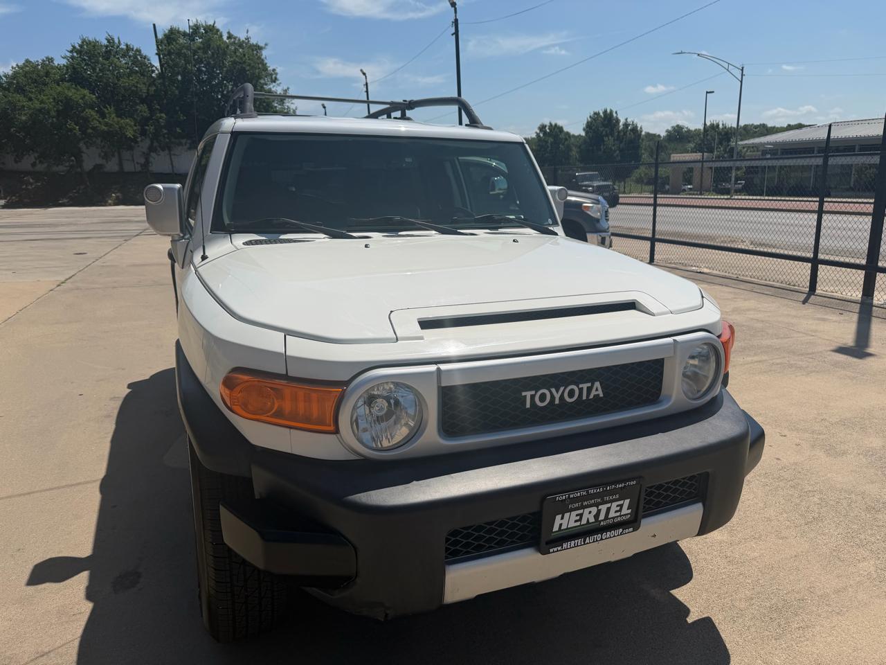 Toyota FJ Cruiser 2WD 2012