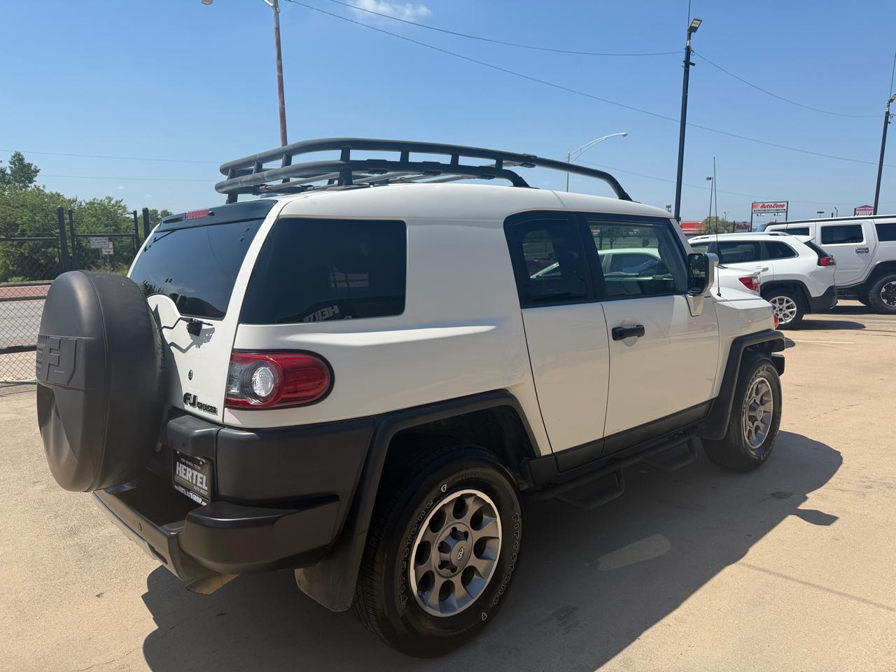 Toyota FJ Cruiser 2WD 2012