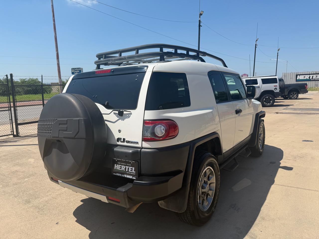 Toyota FJ Cruiser 2WD 2012