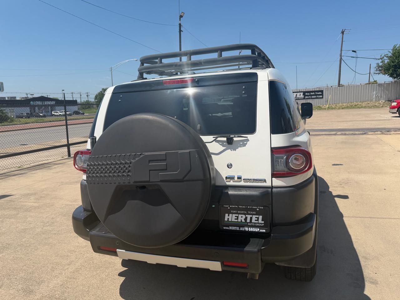 Toyota FJ Cruiser 2WD 2012