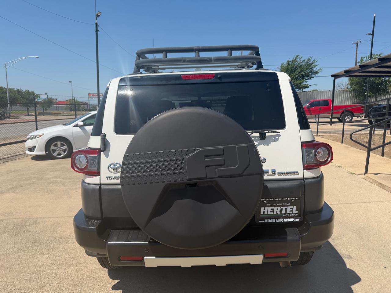 Toyota FJ Cruiser 2WD 2012