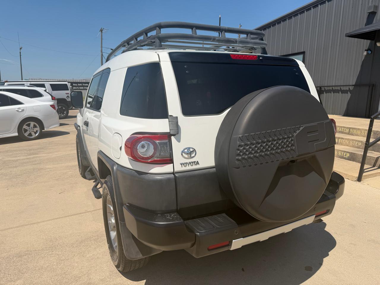 Toyota FJ Cruiser 2WD 2012