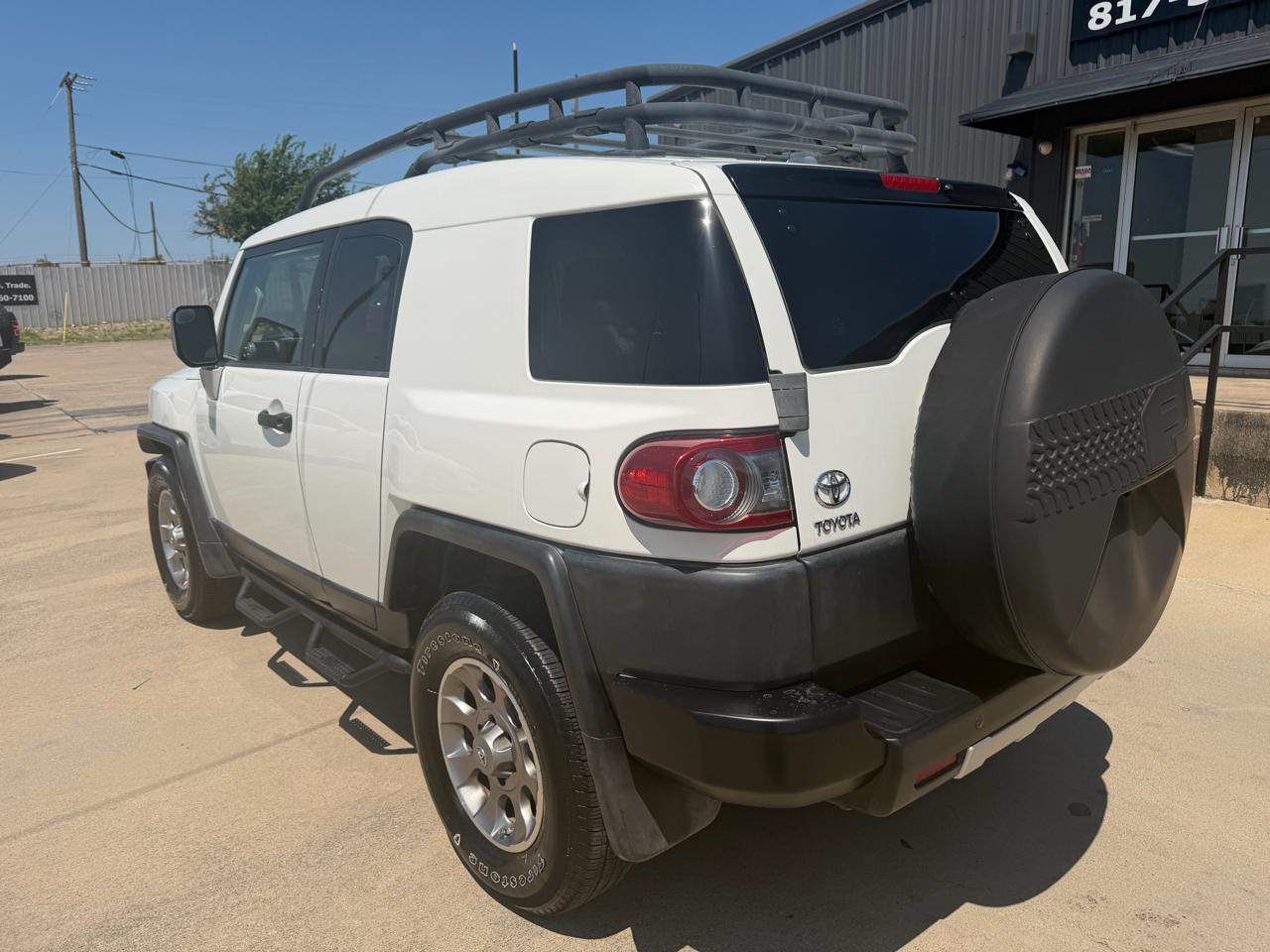 Toyota FJ Cruiser 2WD 2012