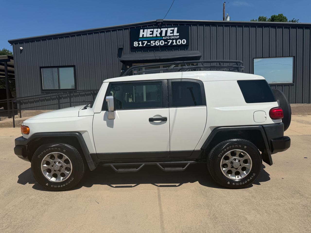 Toyota FJ Cruiser 2WD 2012