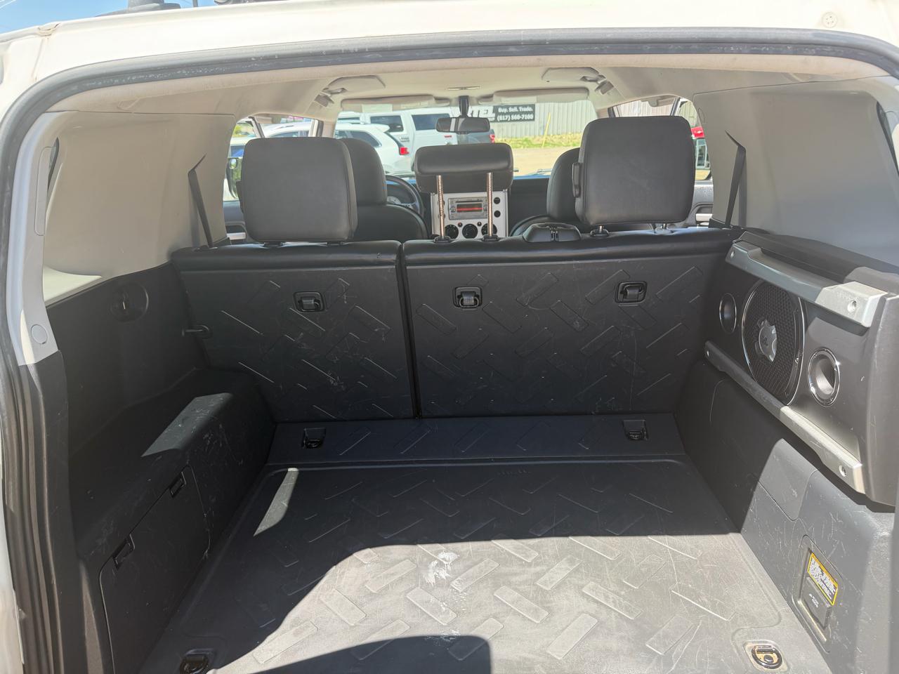 Toyota FJ Cruiser 2WD 2012