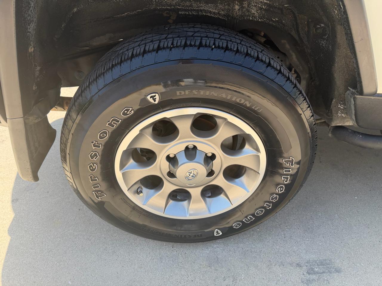 Toyota FJ Cruiser 2WD 2012