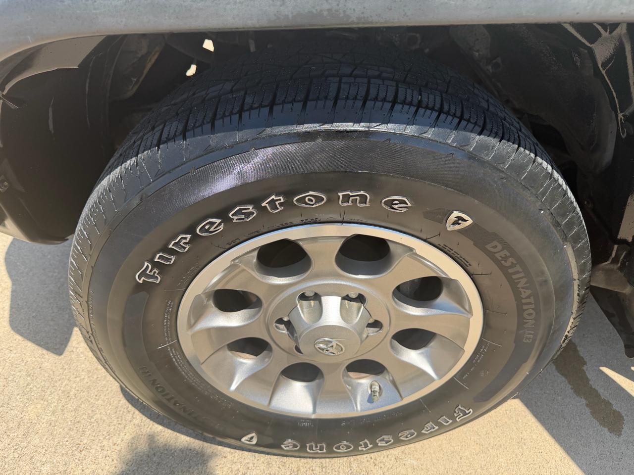 Toyota FJ Cruiser 2WD 2012