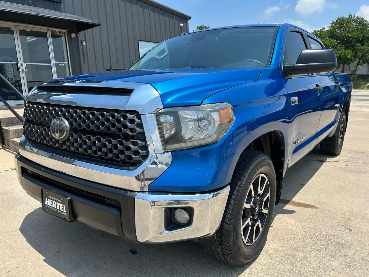 Toyota Tundra SR5 5.7L V8 CrewMax 2WD 2018
