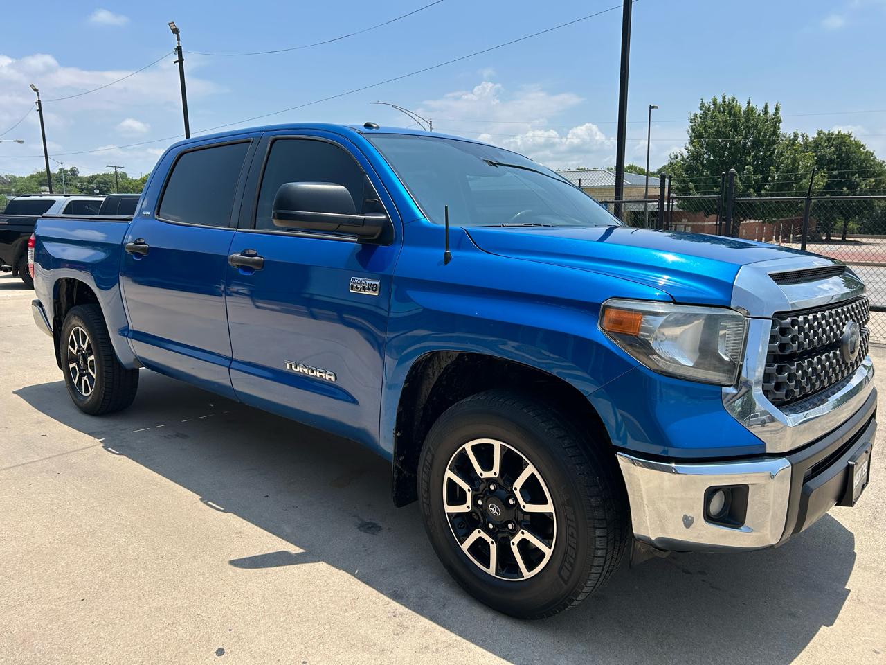 Toyota Tundra SR5 5.7L V8 CrewMax 2WD 2018