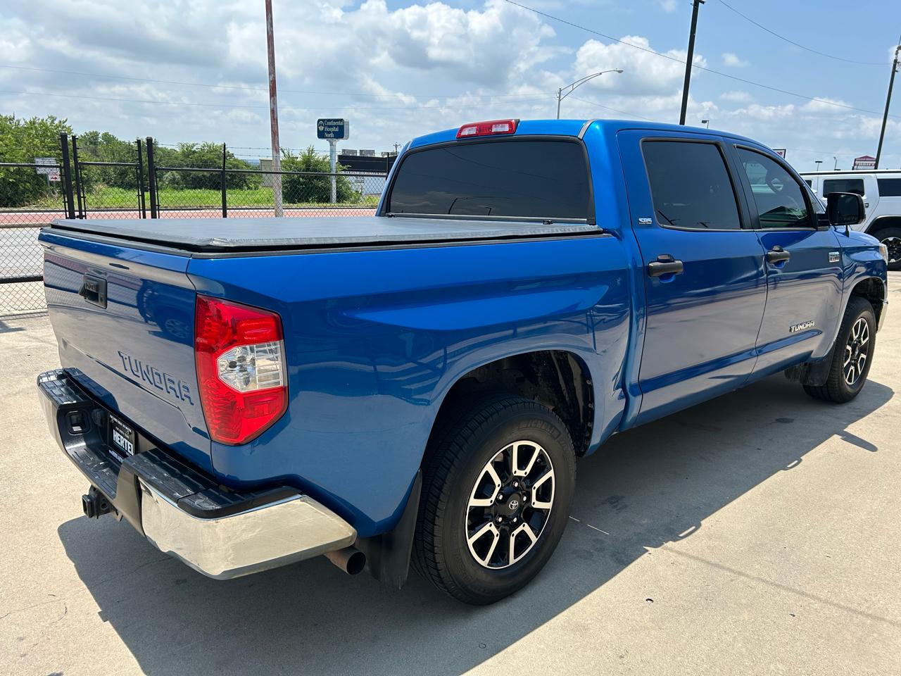 Toyota Tundra SR5 5.7L V8 CrewMax 2WD 2018