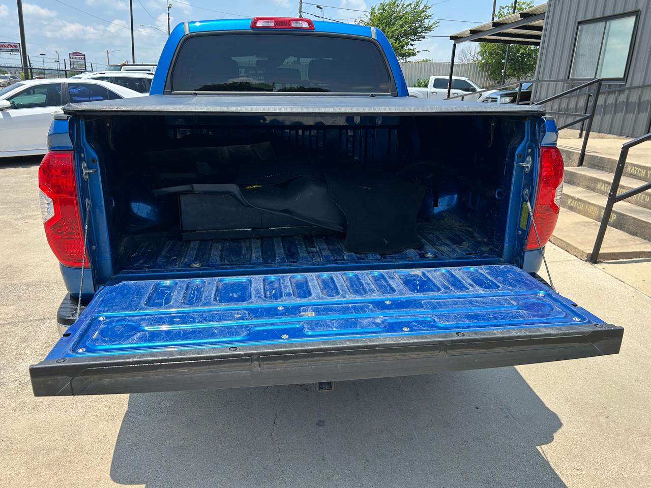 Toyota Tundra SR5 5.7L V8 CrewMax 2WD 2018