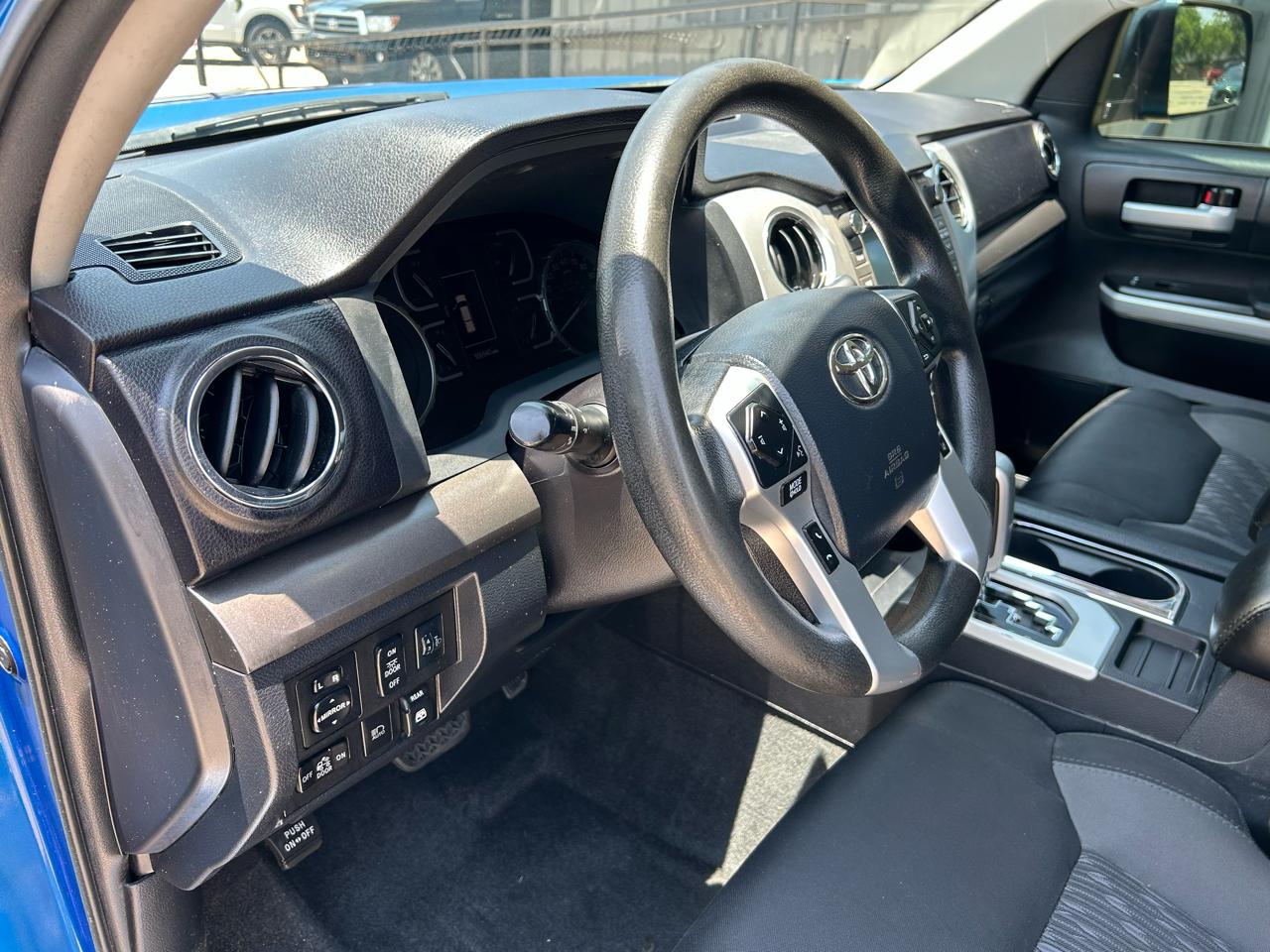 Toyota Tundra SR5 5.7L V8 CrewMax 2WD 2018