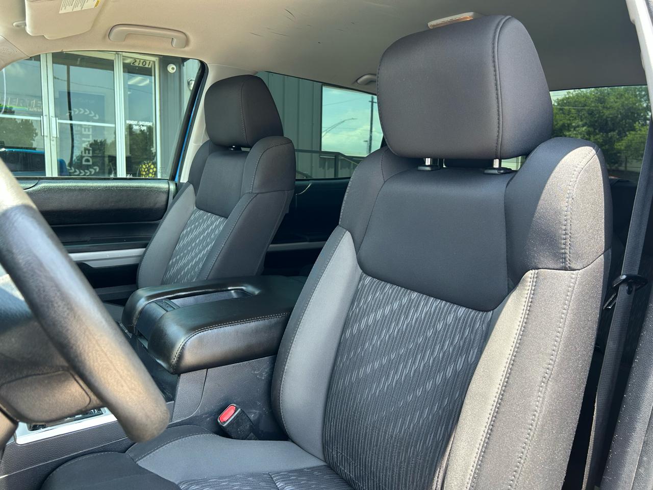 Toyota Tundra SR5 5.7L V8 CrewMax 2WD 2018