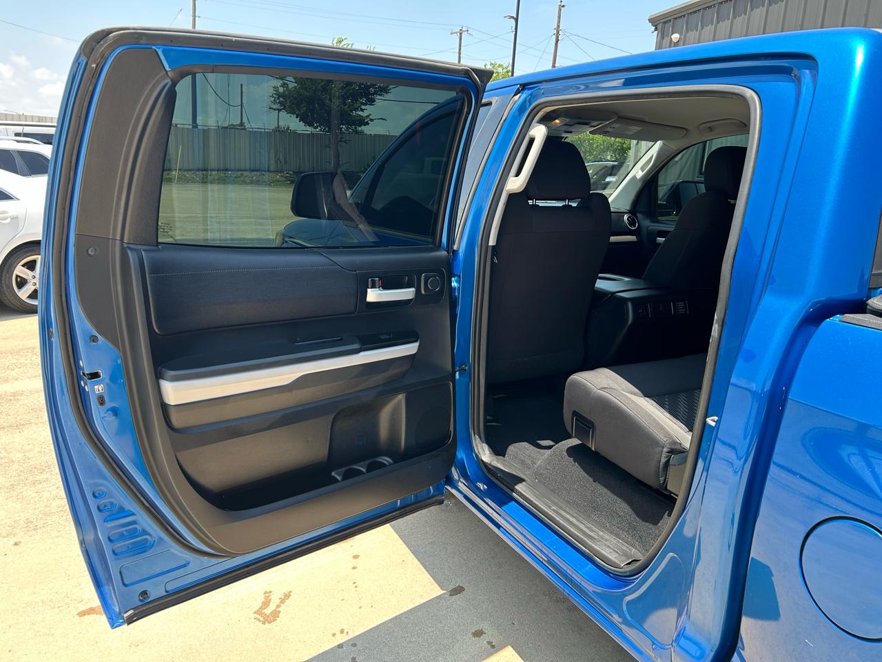 Toyota Tundra SR5 5.7L V8 CrewMax 2WD 2018