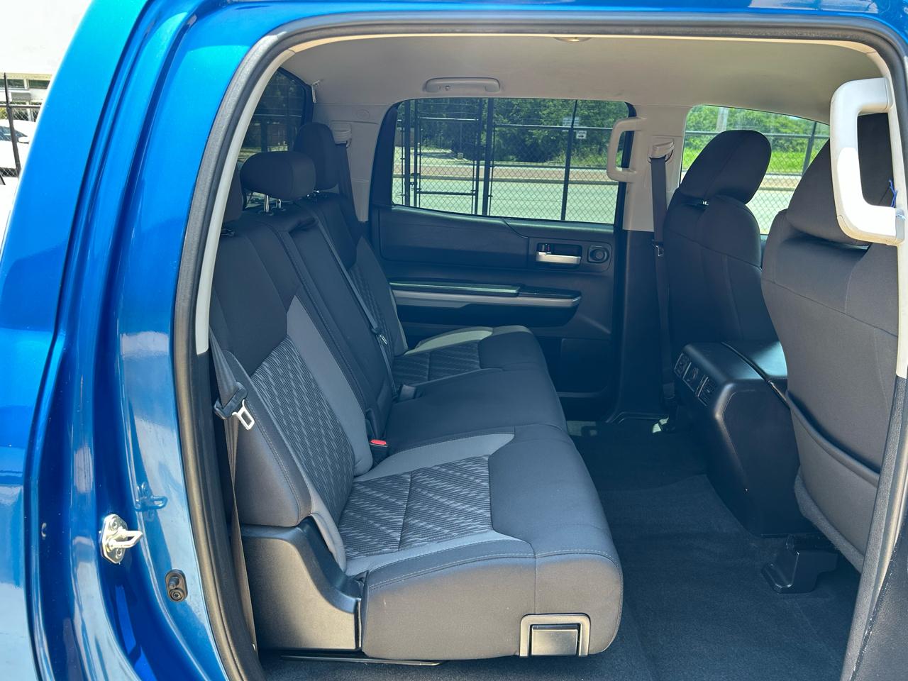 Toyota Tundra SR5 5.7L V8 CrewMax 2WD 2018