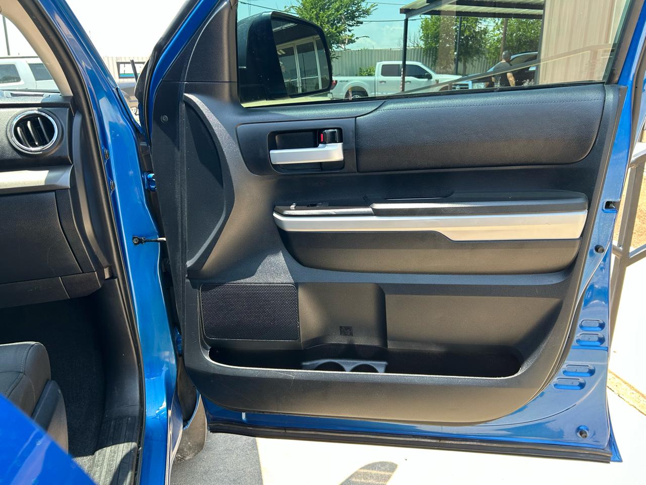 Toyota Tundra SR5 5.7L V8 CrewMax 2WD 2018