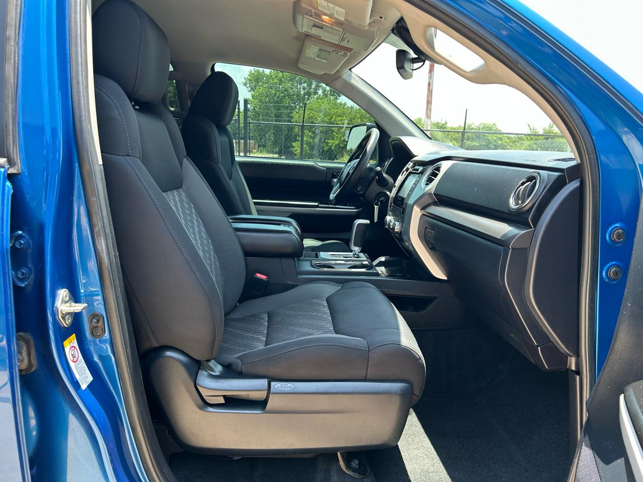 Toyota Tundra SR5 5.7L V8 CrewMax 2WD 2018