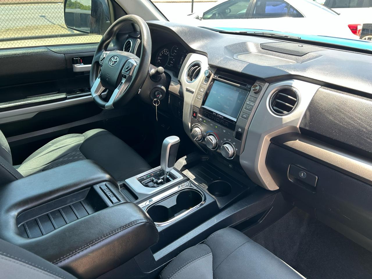 Toyota Tundra SR5 5.7L V8 CrewMax 2WD 2018