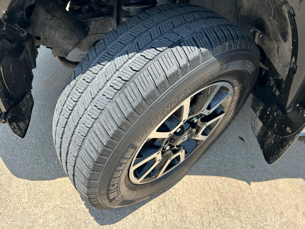 Toyota Tundra SR5 5.7L V8 CrewMax 2WD 2018