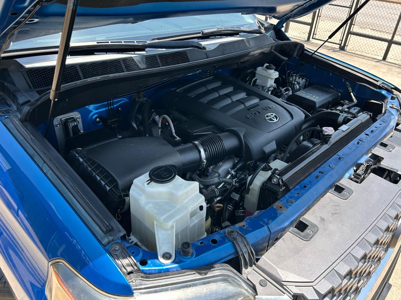 Toyota Tundra SR5 5.7L V8 CrewMax 2WD 2018